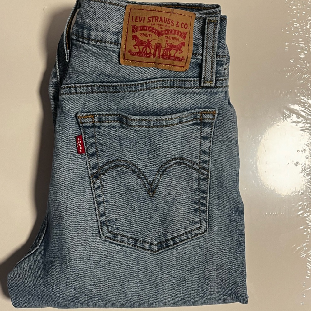Levi’s Wedgie Straight Size 26